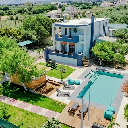 Infinity Premium Private Pool 3 Bedrooms 5 Bathrooms 2 Kitchens Villa *