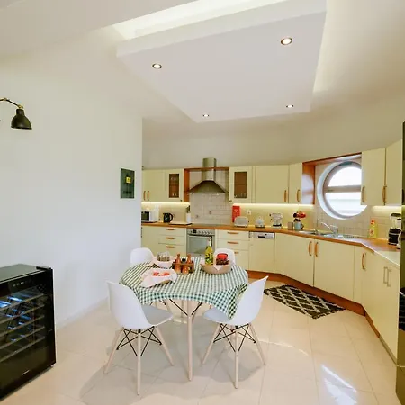 Villa Infinity Premium Private Pool 3 Bedrooms 5 Bathrooms 2 Kitchens Kos Town