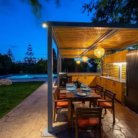 Infinity Premium Private Pool 3 Bedrooms 5 Bathrooms 2 Kitchens Villa Kos Town