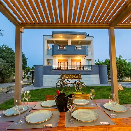 Infinity Premium Private Pool 3 Bedrooms 5 Bathrooms 2 Kitchens